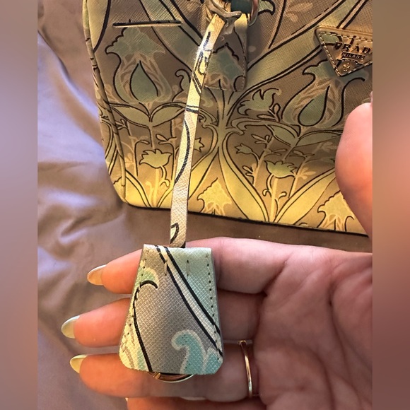 Prada Saffiano Women's Bag - Picture 10 of 13